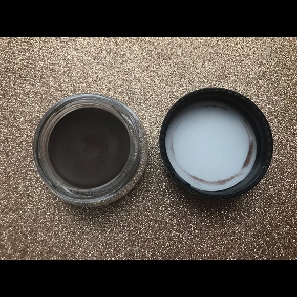 Makeup - Picture 4 of 5